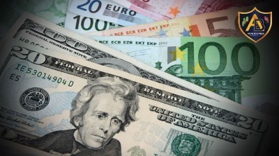 الدولار الأميركي يتراجع إلى قرب أدنى مستوياته في ثلاث سنوات ونصف السنة
