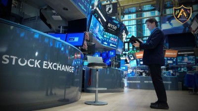وول ستريت تتراجع بشكل طفيف بعد جلسة قياسية بدعم من إنفيديا.. وتعريفات ترامب تثير القلق